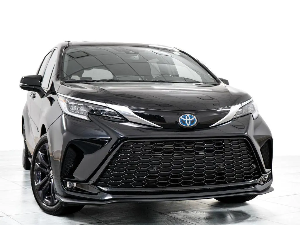 Toyota Sienna 2024 image 2