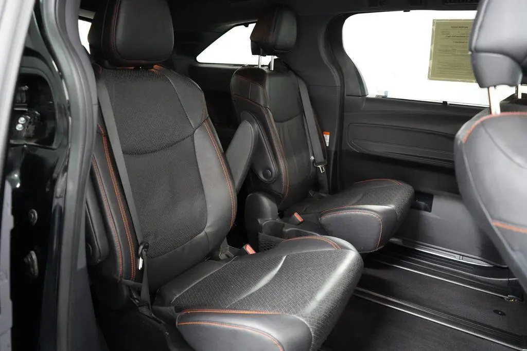 Toyota Sienna 2024 image 6